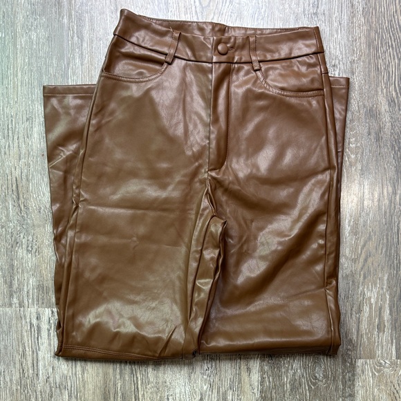 Chic Brown Faux Leather Trousers *** - Picture 2 of 6